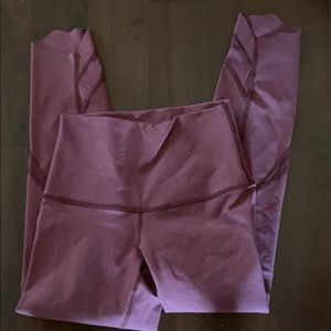 Wunder under scalloped crop leggings